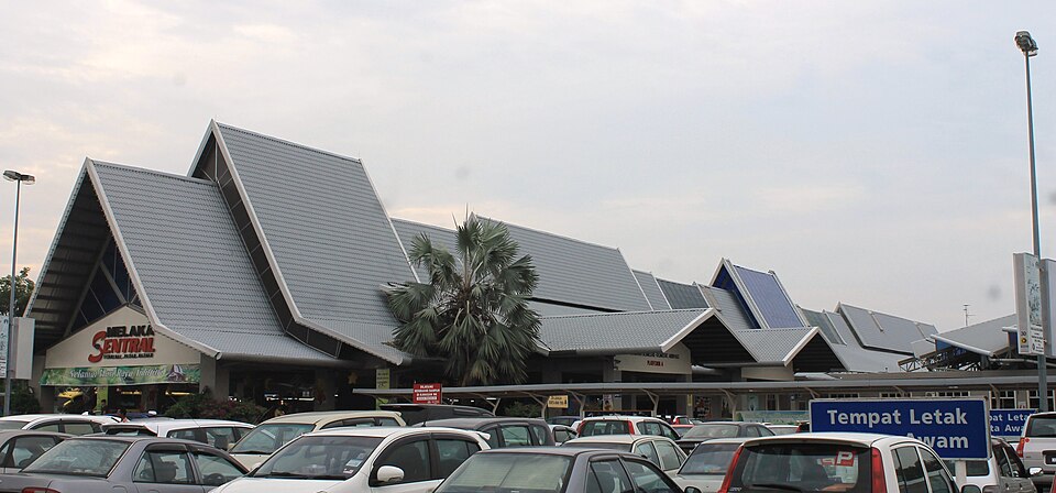 File:Melaka Sentral main building.JPG