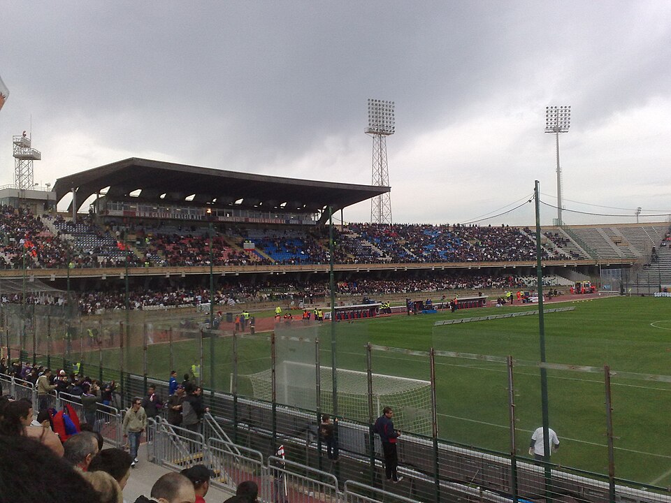 File:Trib centrale sant elia.jpg