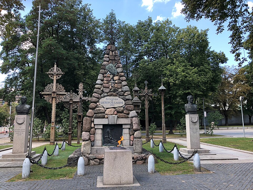 File:Unity Square in Kaunas (2018).jpg