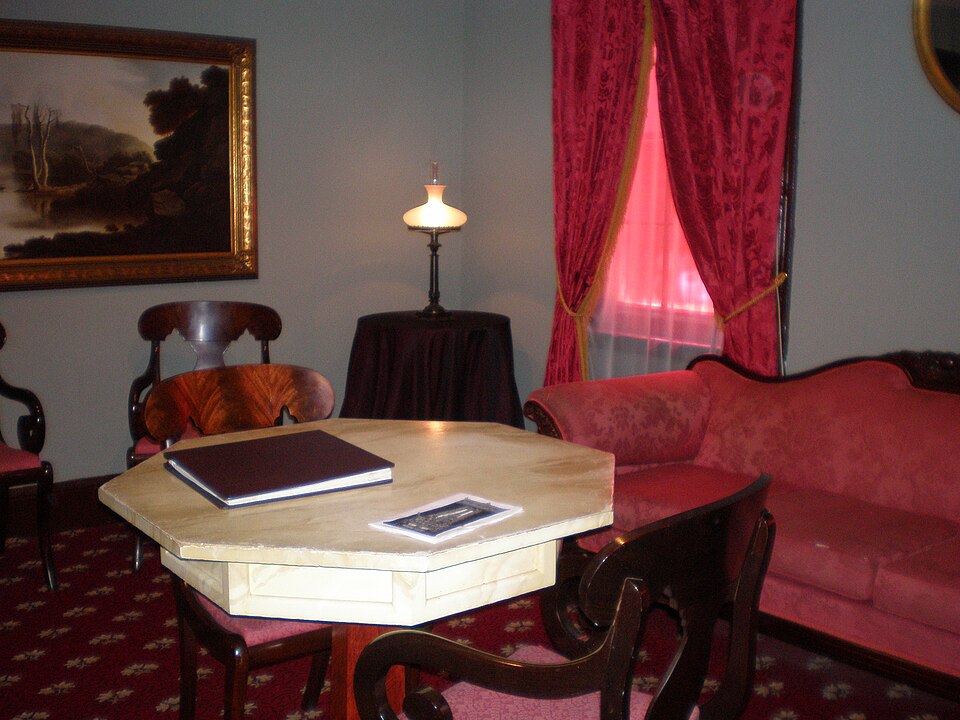File:EdgarAllanPoe-ReadingRoom.JPG