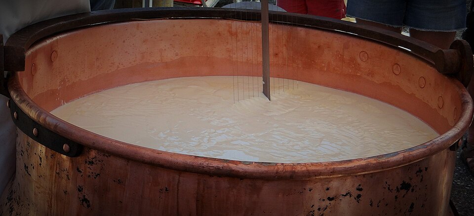 File:Fabrication du Beaufort (6).jpg