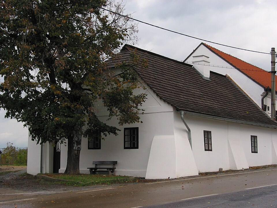 File:Halek domek.jpg