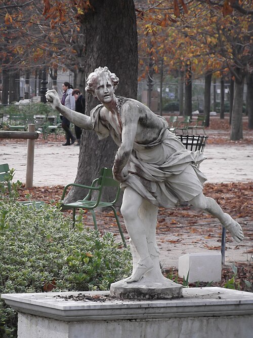 File:Hippomène by Guillaume Coustou, Paris 001.jpg