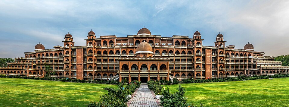 File:University of Peshawar.jpg