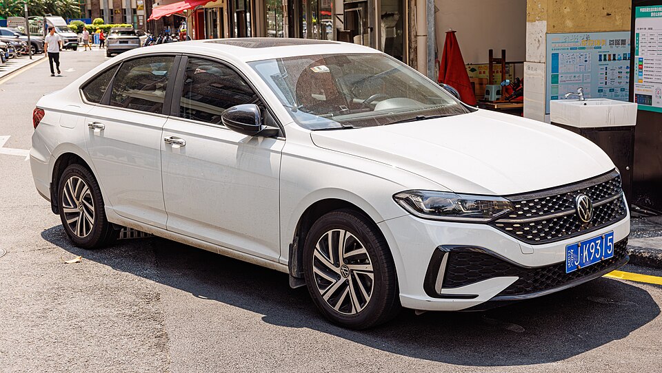 File:VOLKSWAGEN LAVIDA THIRD GENERATION China (53).jpg