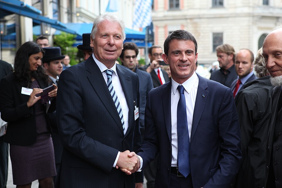 File:Valls Schaefer Munich Economic Summit 2015.JPG