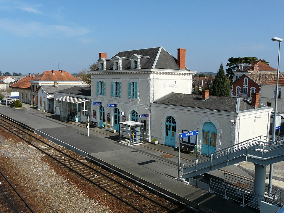 File:Gare de Mussidan.JPG