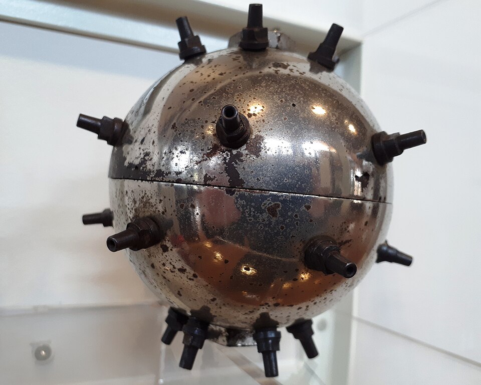 File:MUHBA Orsini bomb.jpg