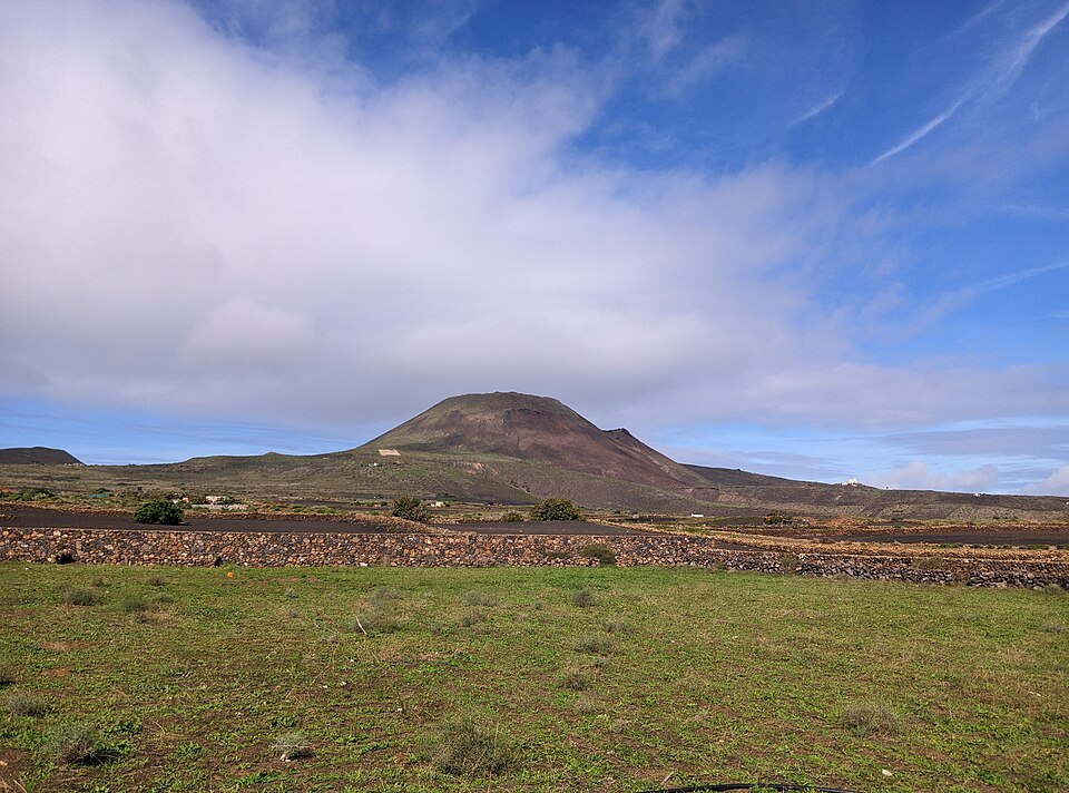 File:Mount Corona.jpg