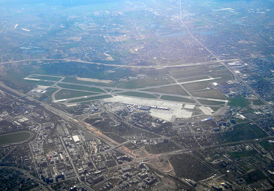File:Okecie Airport 2012.JPG