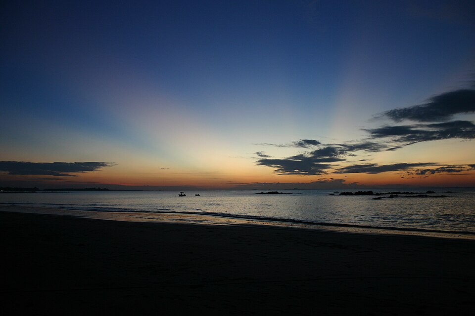 File:ChaungThaBeach.JPG