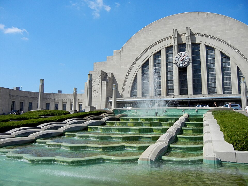File:Cincinnati Union Terminal principal facade.jpg