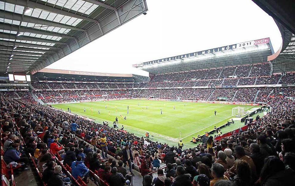 File:Estadio El Molinón.jpg