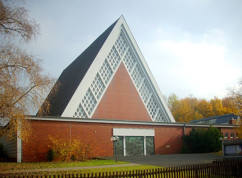 File:Hannover Kirche Zu den heiligen Engeln.jpg
