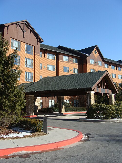 File:Resort entrance.JPG
