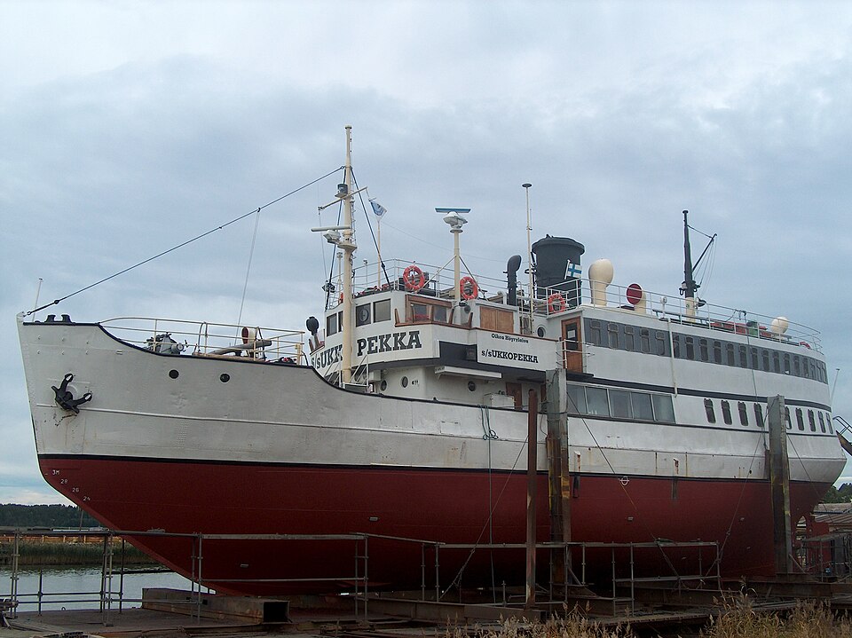 File:SS Ukkopekka in drydock.jpg