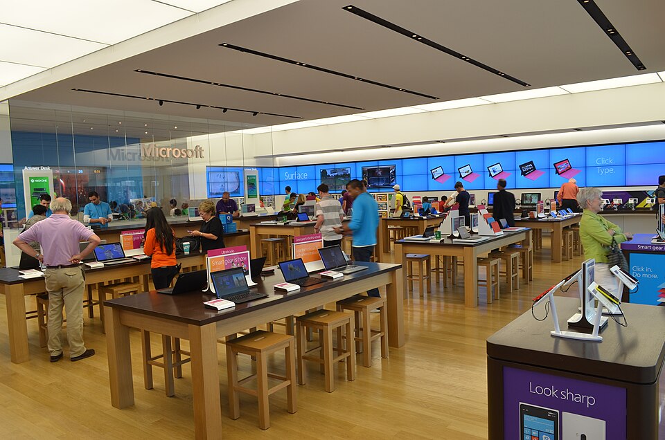 File:TorontoMicrosoftStore8.JPG