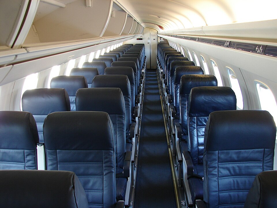 File:American Eagle EMB-145LR (N627AE) (6983751319).jpg