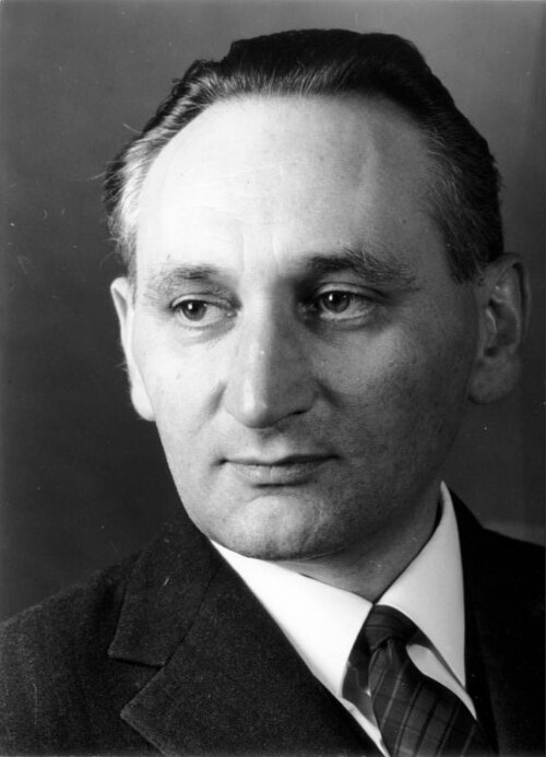 File:Bundesarchiv B 145 Bild-F030521-0007, Egon Bahr.jpg