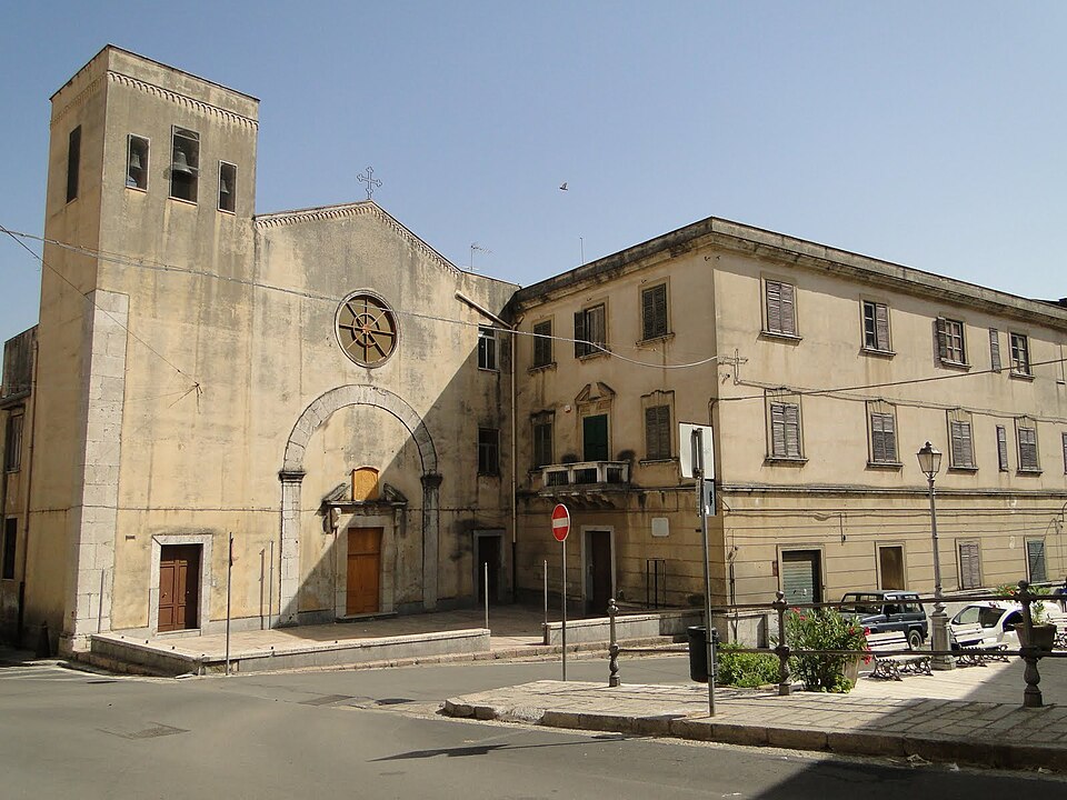 File:Episcopio e Seminario Piana degli Albanesi.jpg