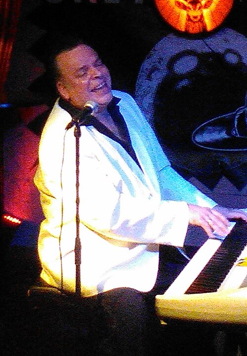 File:Mike Sánchez en Palencia (cropped).jpg