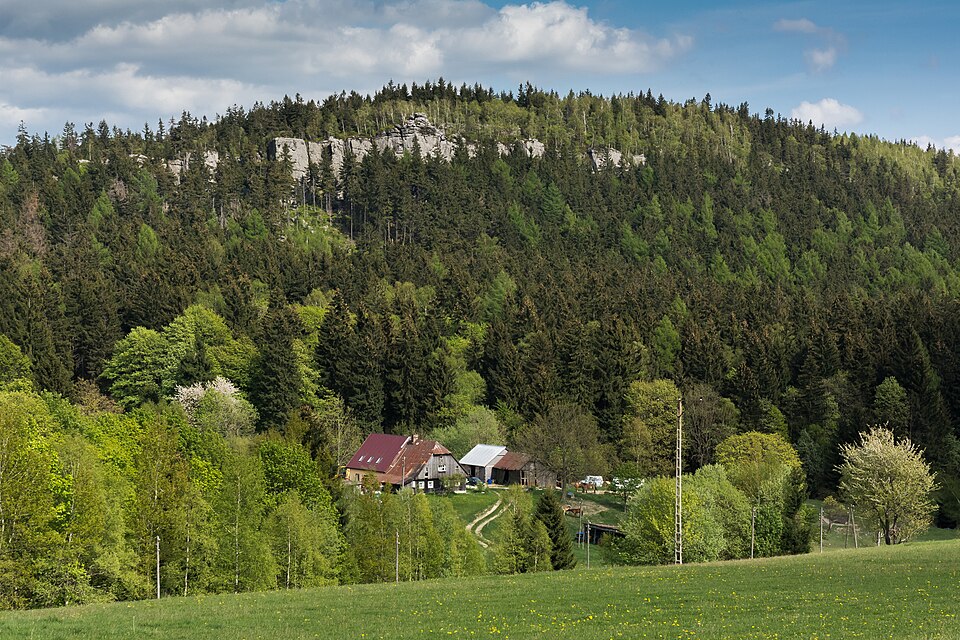 File:Łężno-widok na Kopę Śmierci.jpg