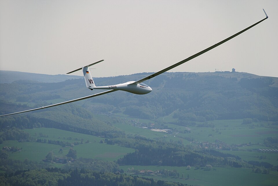 File:ASH 31 Mi Flug 002 20090421.JPG