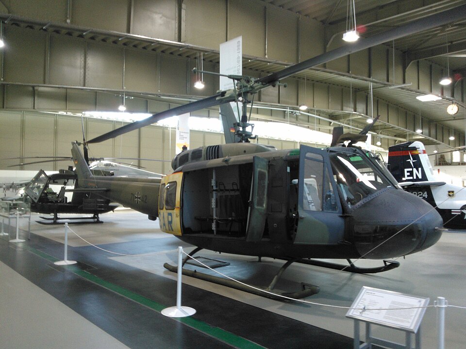 File:Bell UH-1D „Huey“ Bundeswehr.jpg