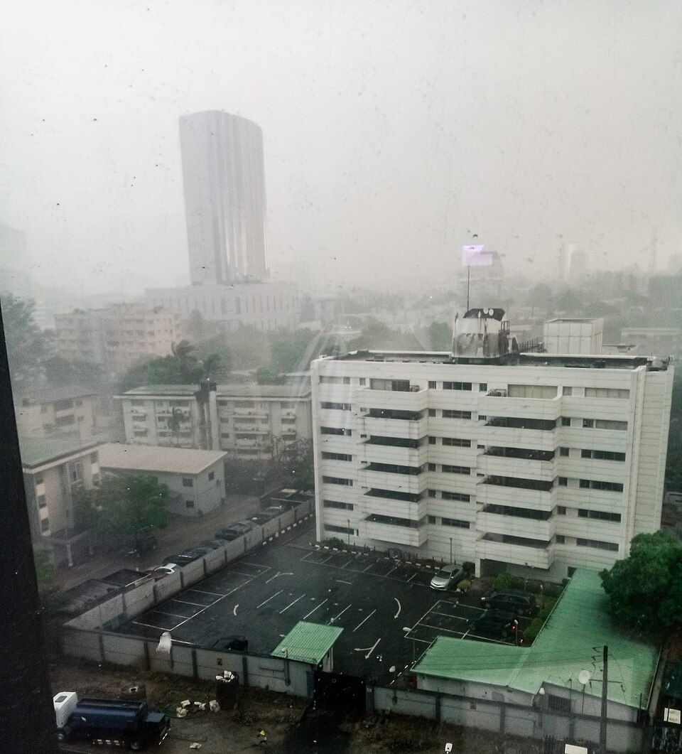 File:Rain through the window.jpg