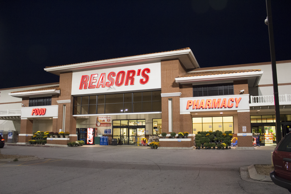 File:Reasor's Tulsa 01 - Night.png