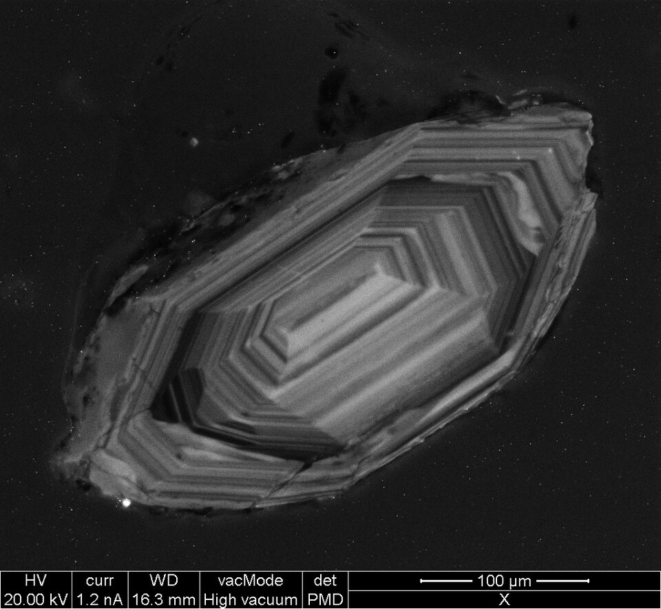 File:Zircon grain (CL-SEM imaging).tiff