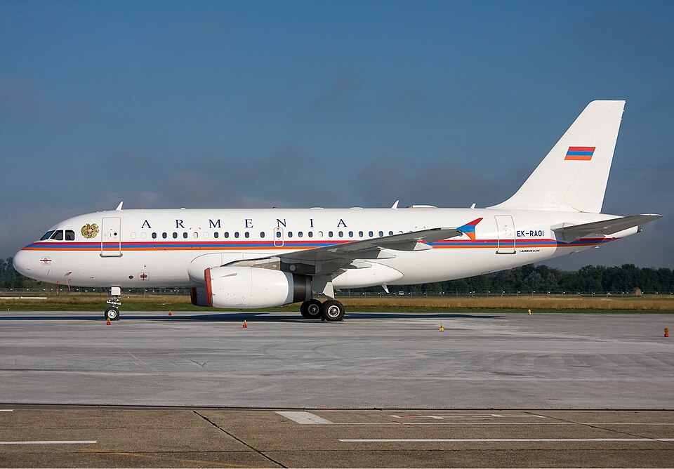 File:Armenian Govt Airbus A319CJ Simon-2.jpg