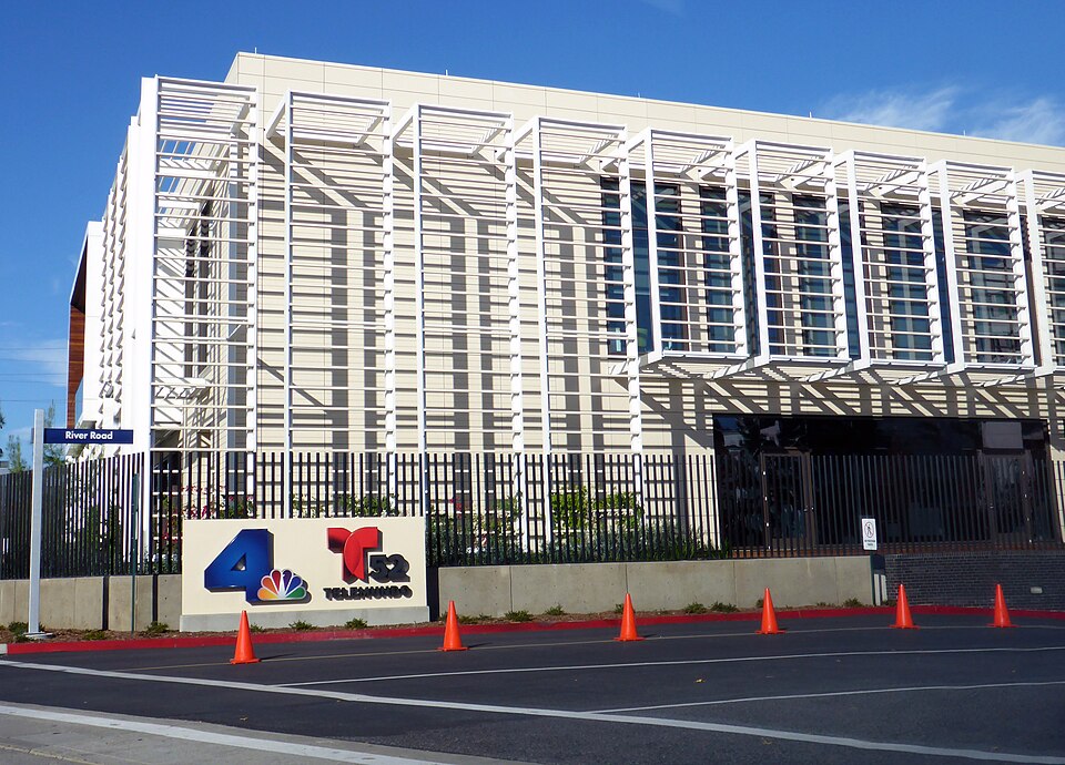 File:Knbcstudiobldg.JPG