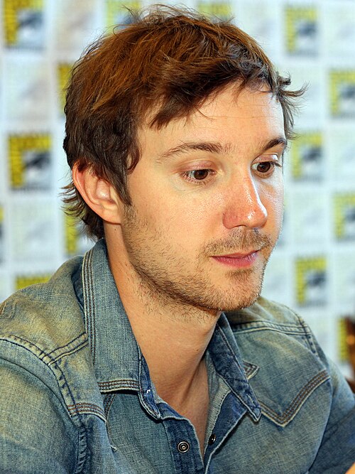 File:Sam Huntington at Comic-Con 2011 cropped.jpg