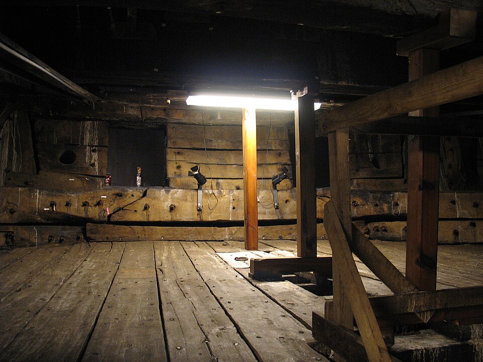 File:Vasa-orlop aft gunroom.jpg