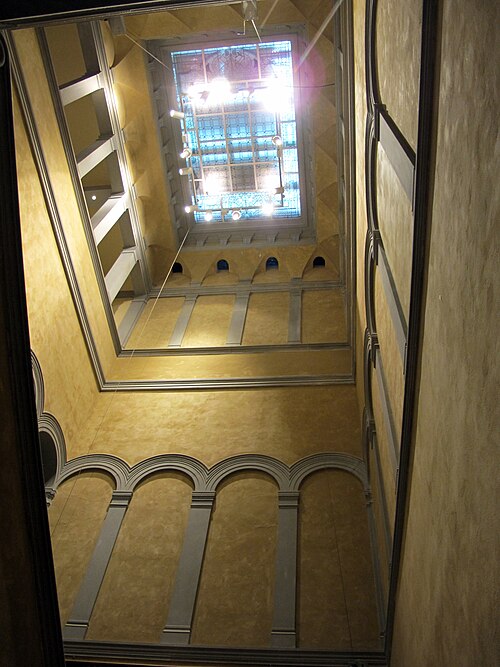 File:Villa il salviatino, scalone 06.JPG