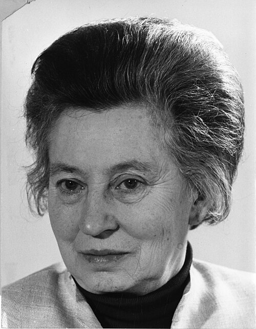 File:Elisabeth Schwarzhaupt (1901-1986) (12484331724).jpg