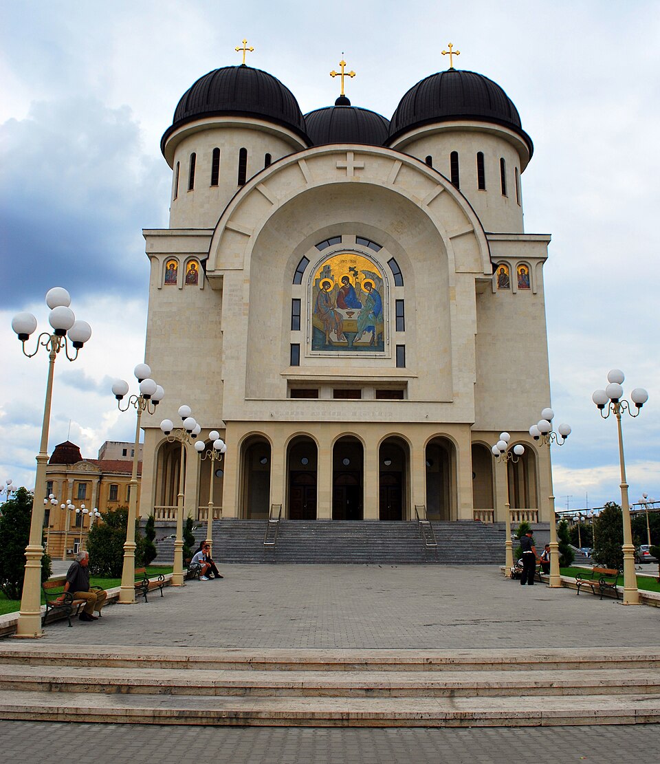 File:Holy Trinity Cathedral - Arad -3.jpg