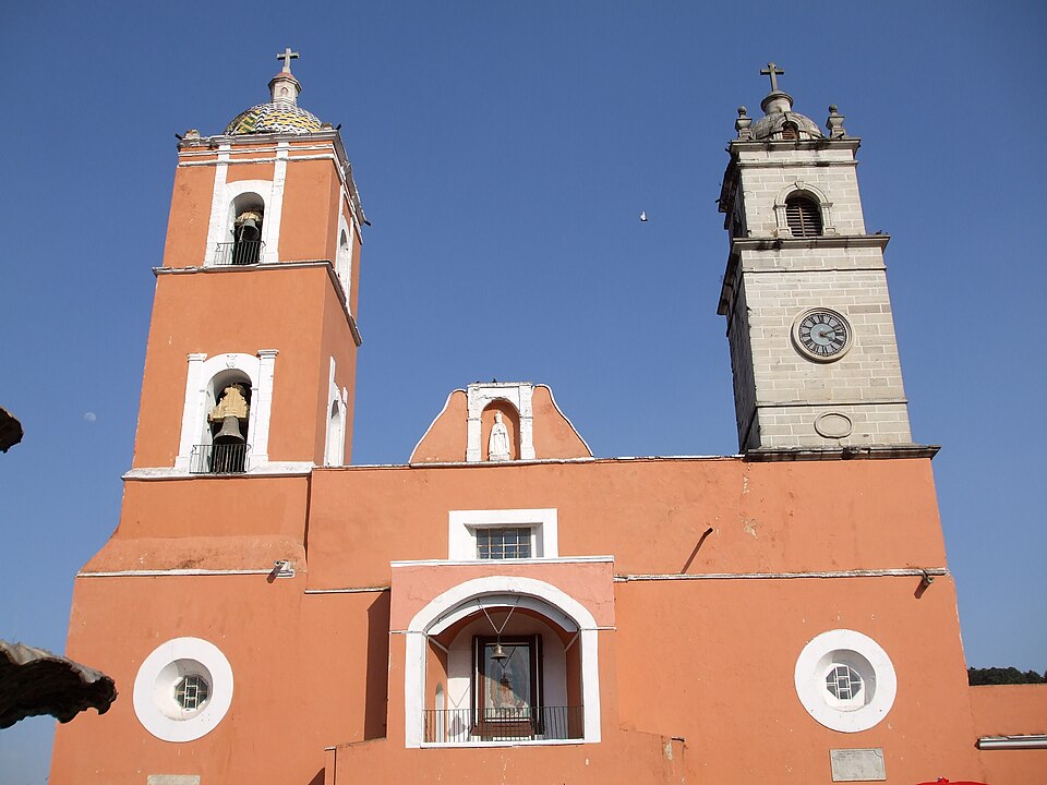 File:IglesiaRealdelMonte.JPG