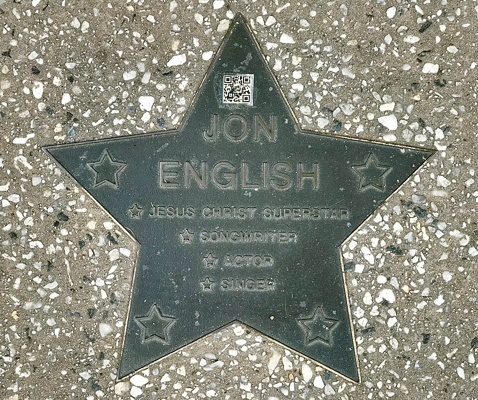 File:Jon English, Caloundra Walk of Stars.jpg
