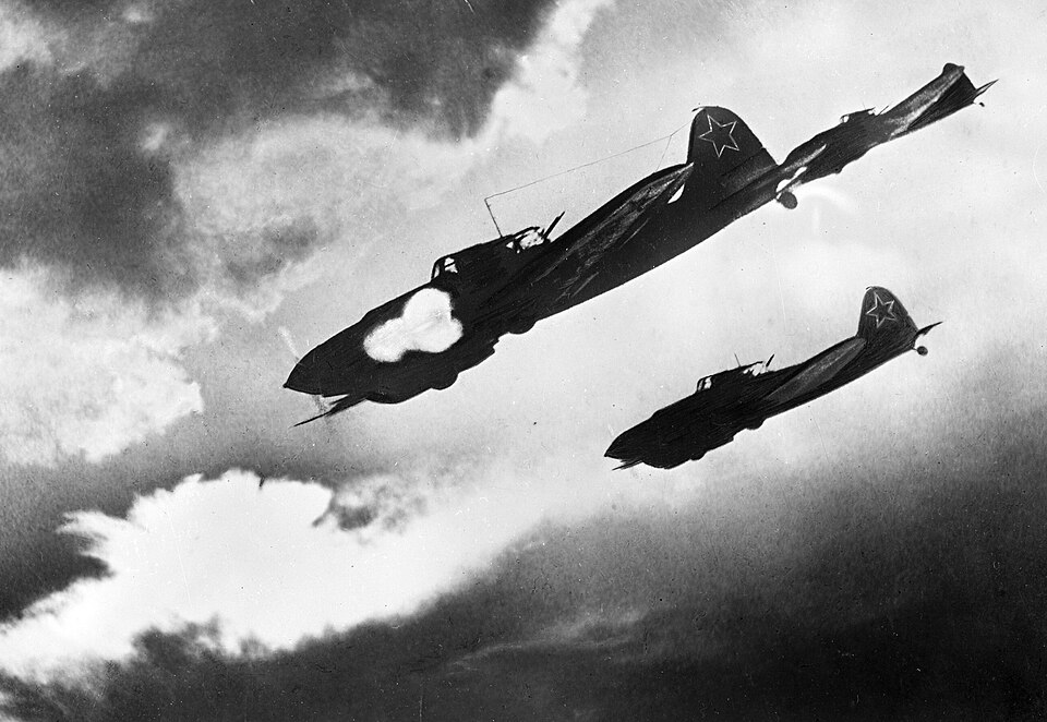 File:RIAN archive 225 IL-2 attacking.jpg