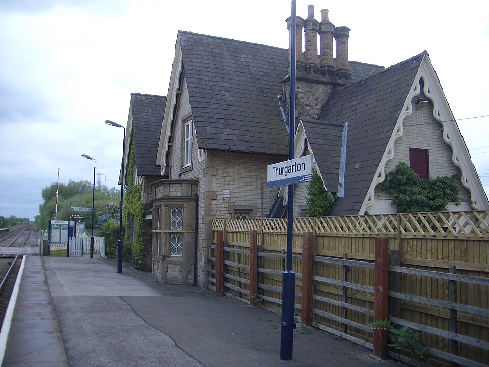 File:ThurgartonRailwayStation1.JPG