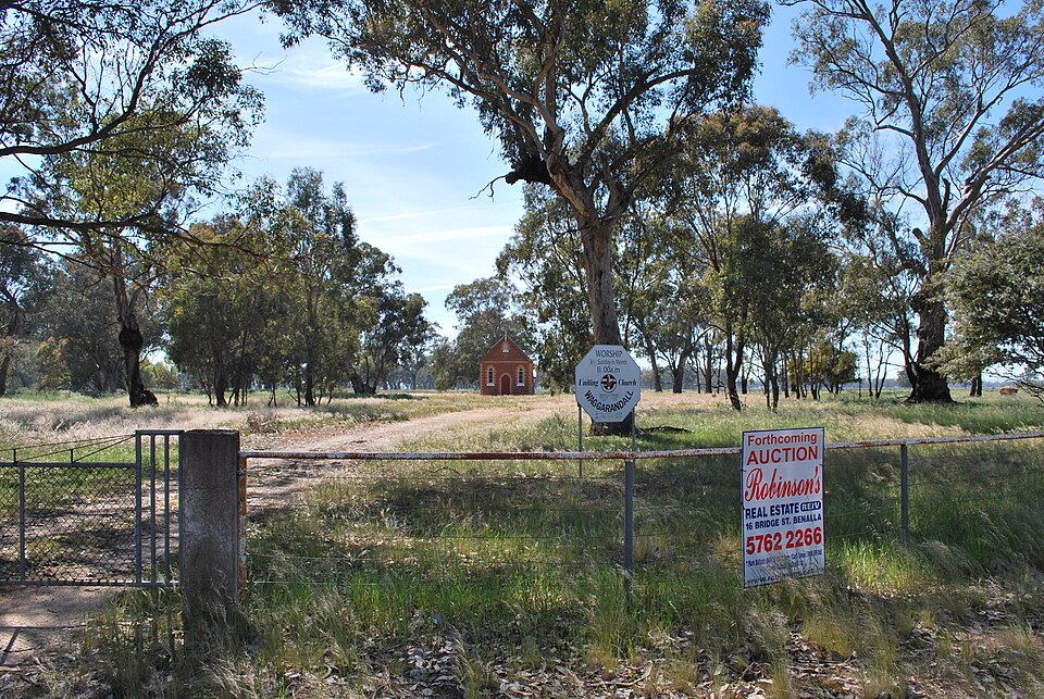 File:Waggarandall Uniting Church 001.JPG