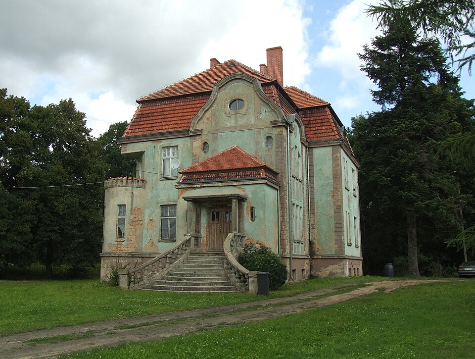 File:Cisów willa.jpg