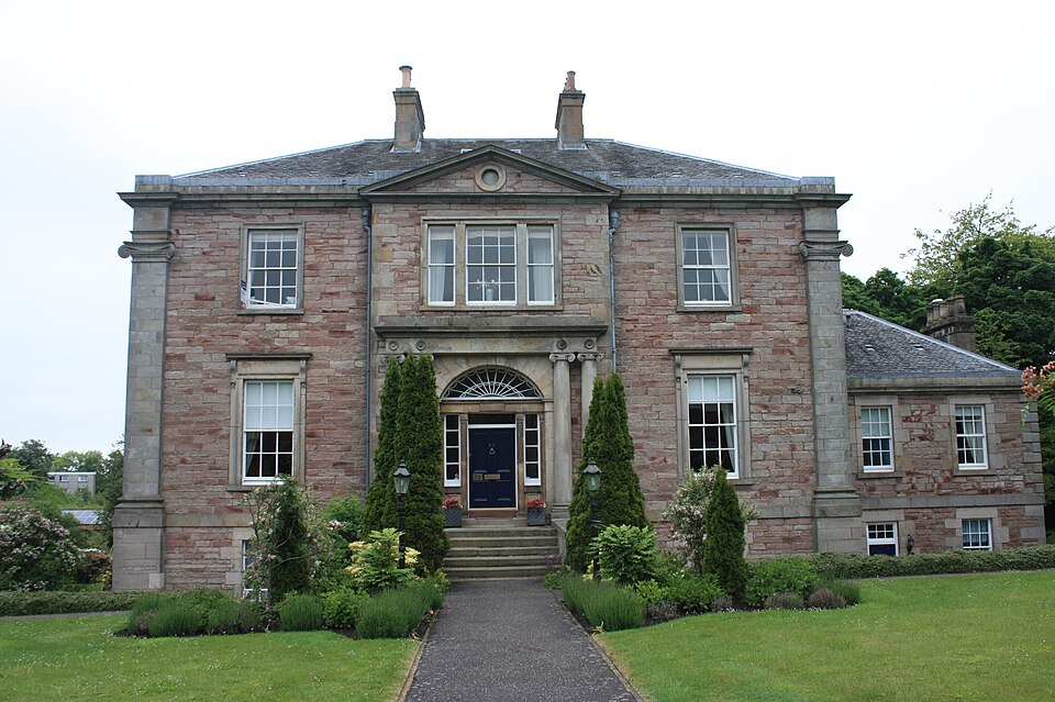 File:Comiston House, Camus Avenue, Edinburgh.jpg