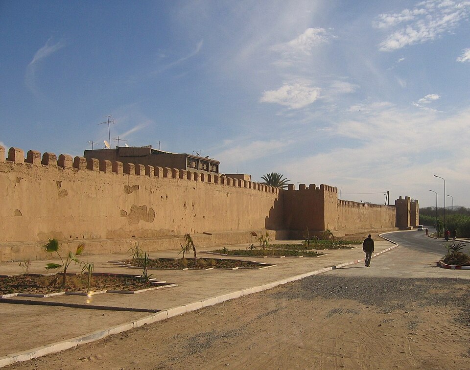 File:Defensive wall.jpg
