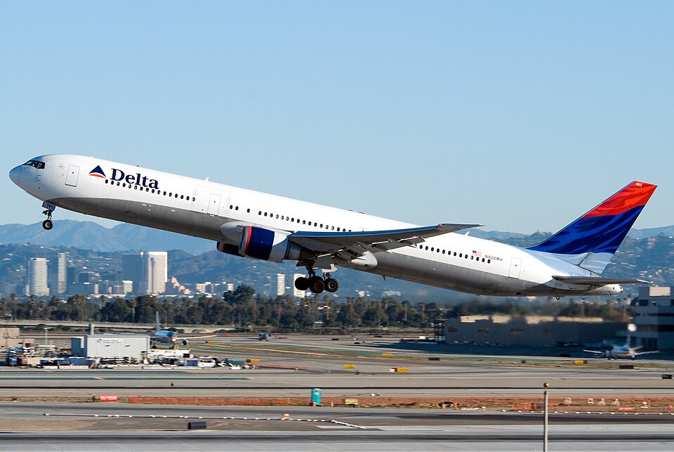 File:Delta Air Lines B767-432ER N826MH.jpg