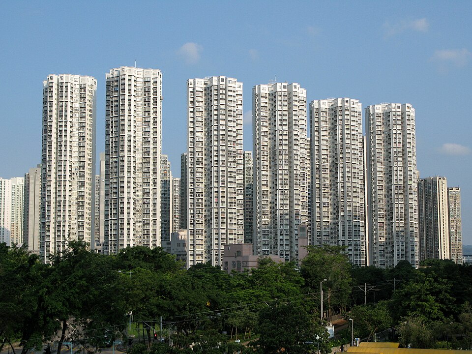 File:Kingswood Villas Sherwood Court.jpg