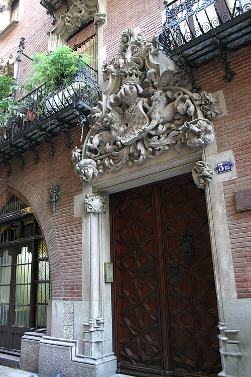 File:Puig.i.Cadafalch.Casa.Martí.4Gats.Barcelona.Entrada2.JPG
