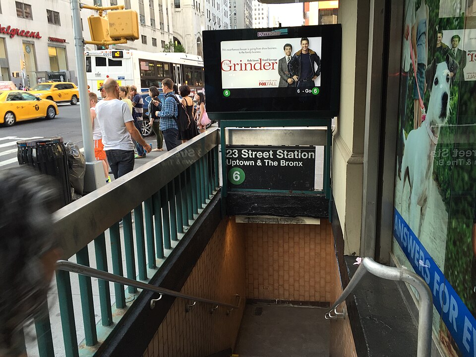 File:Lex 23rd St NB Entrance.JPG